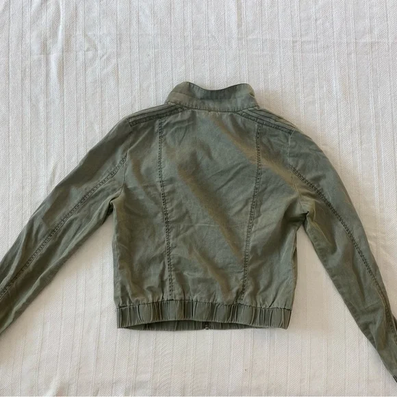 jacket - Picture 3 of 4